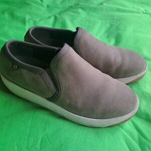 BOGS Women's Size 6 Kicker Slip on Leather Shoe Sneaker casual shoes